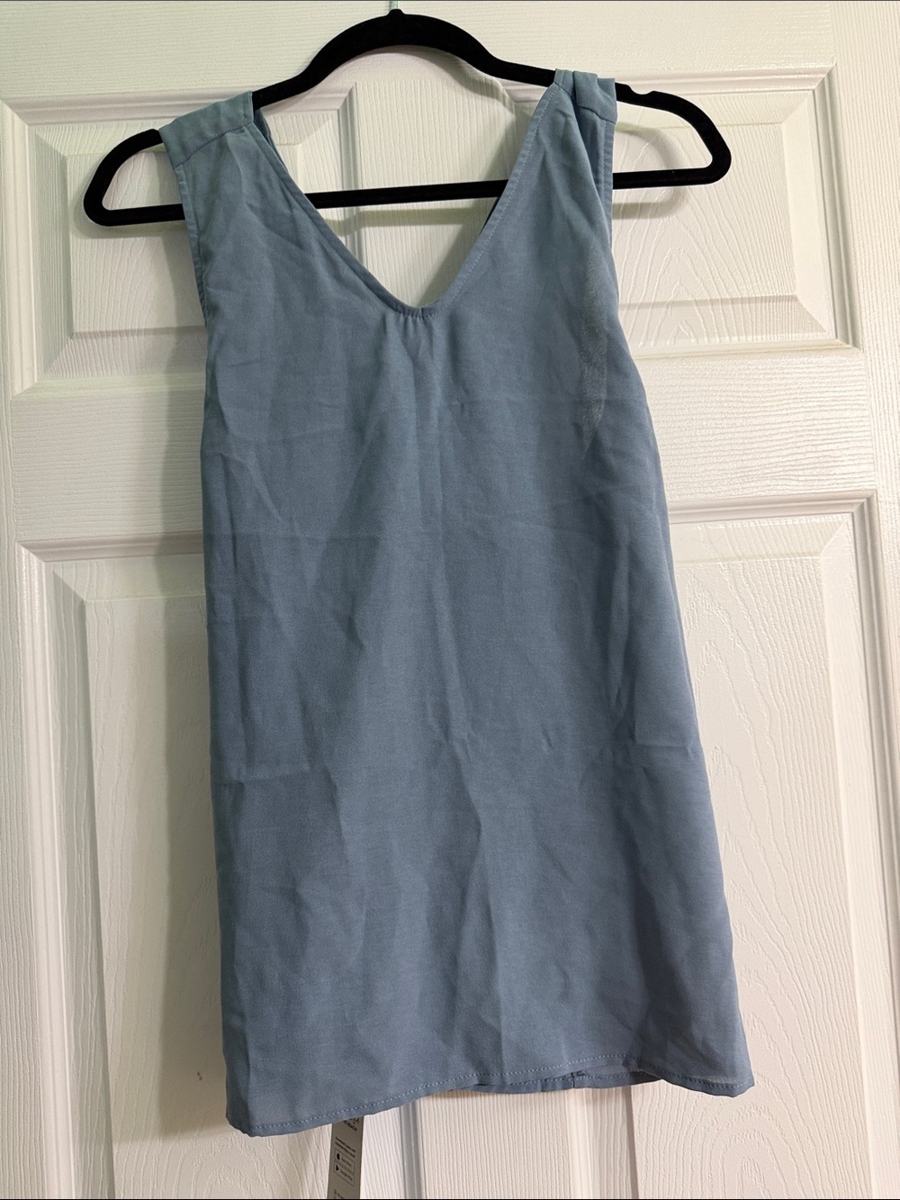 Sleeveless Light Blue V-Neck Top size large